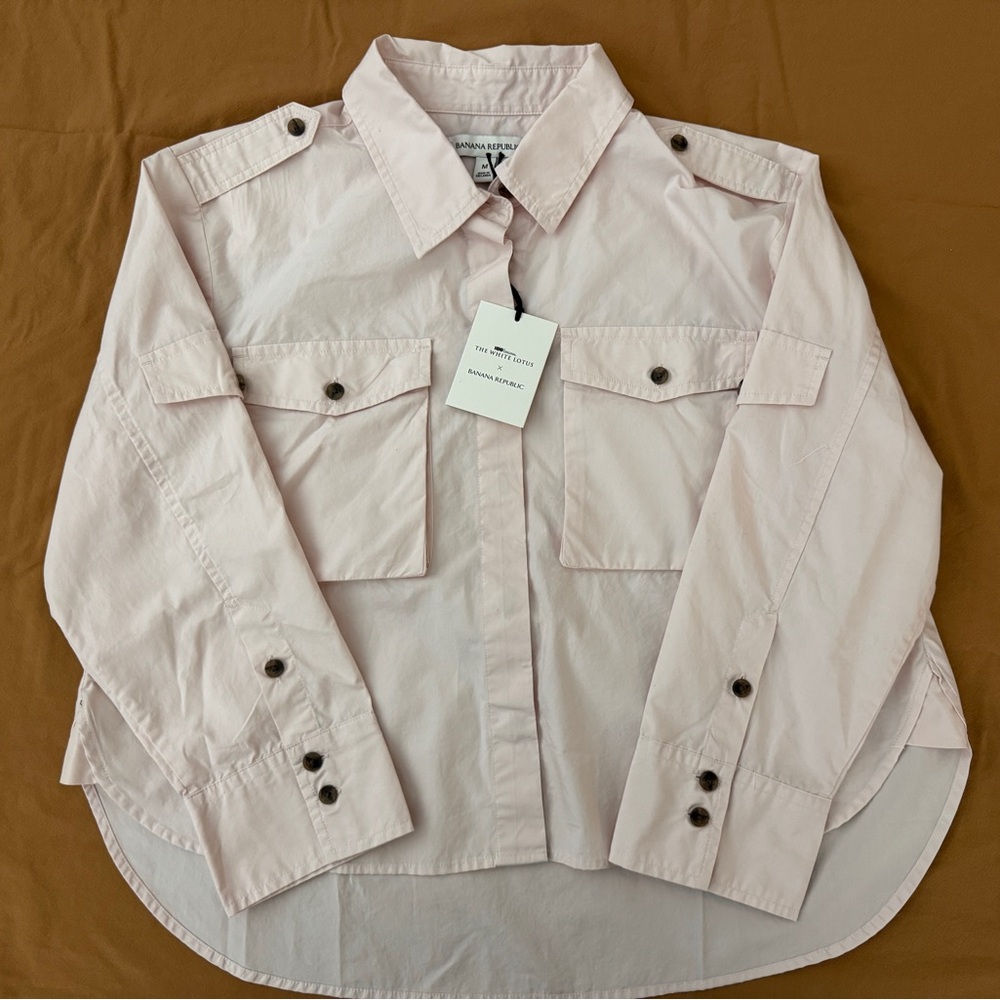 Banana Republic light Pink Button-Up Shirt size medium new with tags size medium